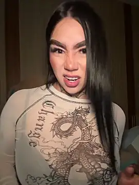 Snapshot of Nickiiiii chatting on February 3, 3:26 am Nickiiiii online show from February 3, 3:26 am