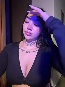 Snapshot of Nickiiiii chatting on February 28, 8:25 am Nickiiiii online show from February 28, 8:25 am