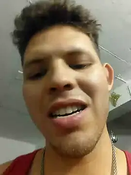 Snapshot of King_russo chatting on December 18, 6:29 am King russo online show from December 18, 6:29 am