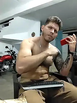 Snapshot of King_russo chatting on October 15, 12:53 am King russo online show from October 15, 12:53 am