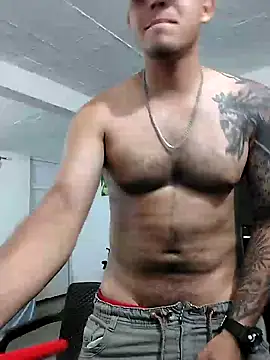Snapshot of King_russo chatting on May 10, 1:42 am King russo online show from May 10, 1:42 am