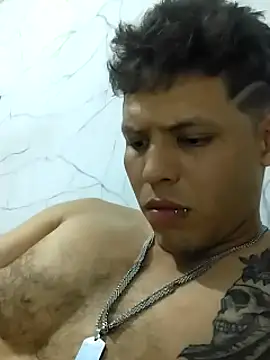 Snapshot of King_russo chatting on March 17, 3:25 am King russo online show from March 17, 3:25 am