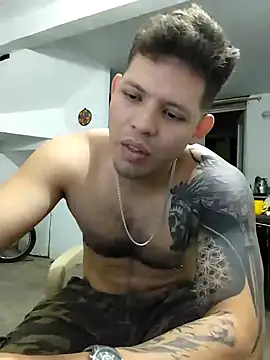 Snapshot of King_russo chatting on October 24, 10:53 pm King russo online show from October 24, 10:53 pm