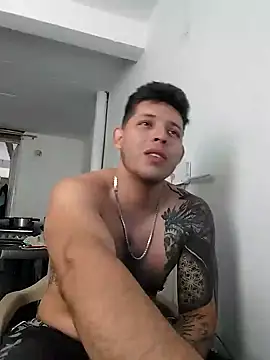 Snapshot of King_russo chatting on November 8, 7:50 pm King russo online show from November 8, 7:50 pm