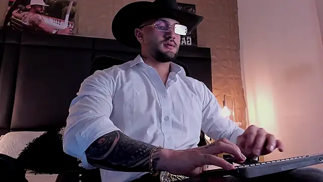 Snapshot of JeanColleman chatting on November 1, 4:08 am JeanColleman online show from November 1, 4:08 am