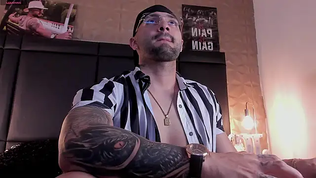 Snapshot of JeanColleman chatting on November 8, 4:05 am JeanColleman online show from November 8, 4:05 am