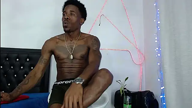 Snapshot of Damian_hart_24CM chatting on July 2, 3:29 pm Damian hart 24CM online show from July 2, 3:29 pm