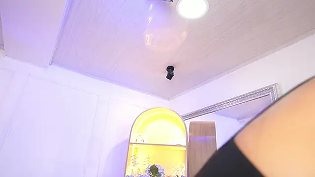 elasummer online show from February 3, 12:43 pm