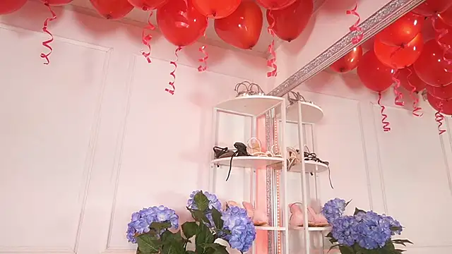 elasummer online show from February 14, 1:00 pm