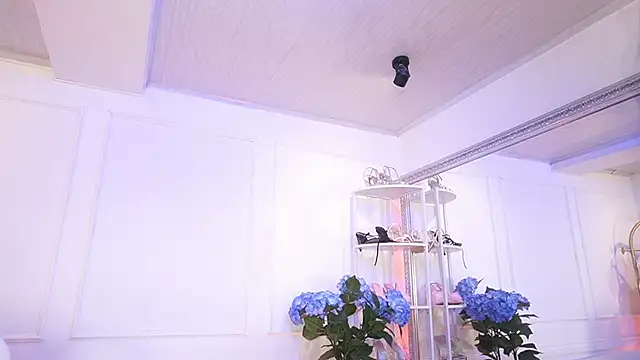 elasummer online show from February 13, 12:38 pm