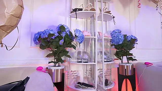 elasummer online show from February 24, 1:45 pm