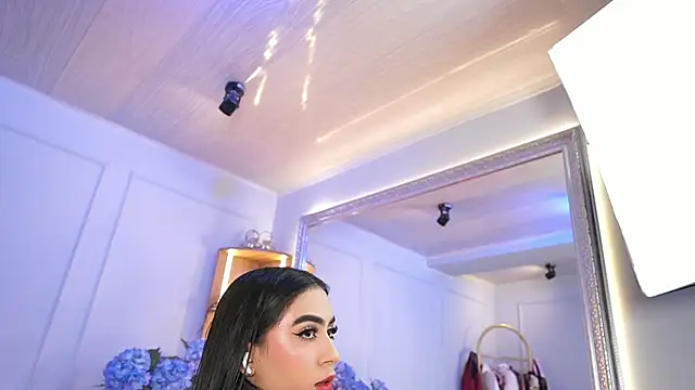 elasummer online show from April 14, 12:32 pm