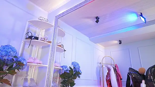 elasummer online show from March 21, 12:31 pm