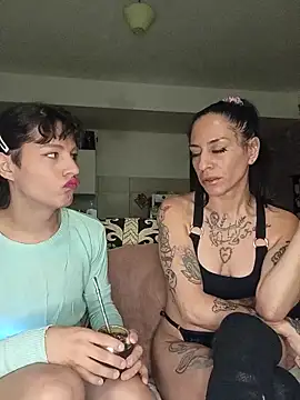 Snapshot of LaCristinatrans chatting on October 9, 10:32 pm LaCristinatrans online show from October 9, 10:32 pm