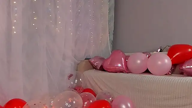 Snapshot of Tate_Angel chatting on February 16, 9:27 pm Tate Angel online show from February 16, 9:27 pm