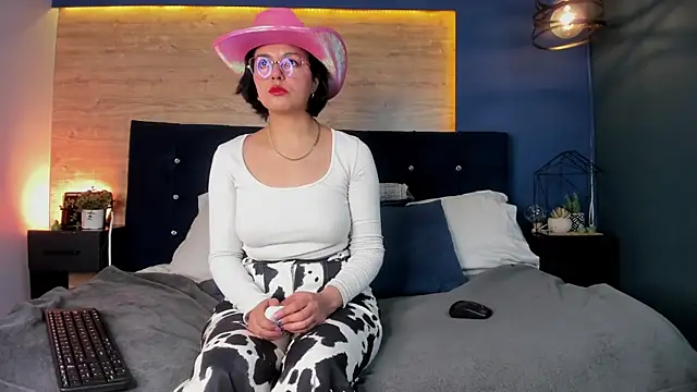 victoria byte online show from October 13, 8:43 pm