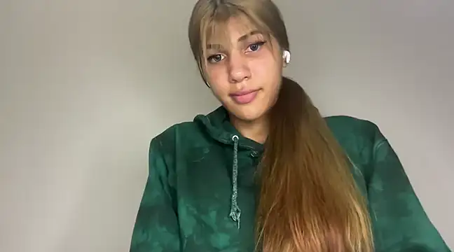 Snapshot of valeri-bigcock chatting on December 24, 11:28 am valeri-bigcock online show from December 24, 11:28 am