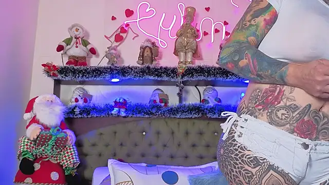 EMILY ROUSSE71 online show from November 24, 10:10 pm