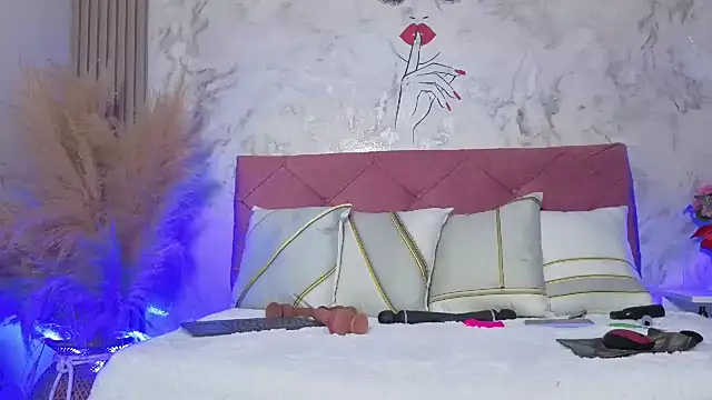 EMILY ROUSSE71 online show from March 20, 8:21 pm