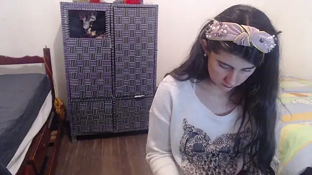 Snapshot of samanta_rosas1 chatting on January 23, 1:24 pm samanta rosas1 online show from January 23, 1:24 pm