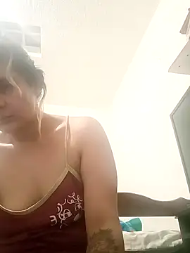 Snapshot of samanta_rosas1 chatting on February 1, 11:06 pm samanta rosas1 online show from February 1, 11:06 pm