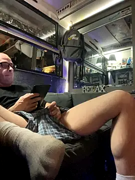 DirkD916 online show from October 20, 11:16 pm