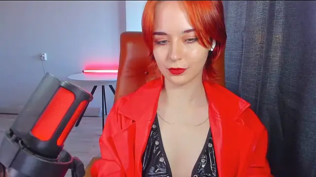 mollyposhh online show from September 19, 2:21 pm