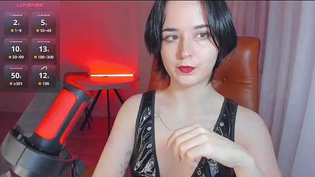 mollyposhh online show from October 11, 4:52 pm