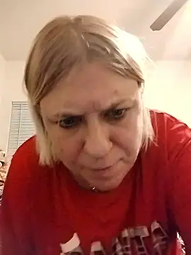 Snapshot of Playmate86 chatting on December 3, 12:08 am Playmate86 online show from December 3, 12:08 am