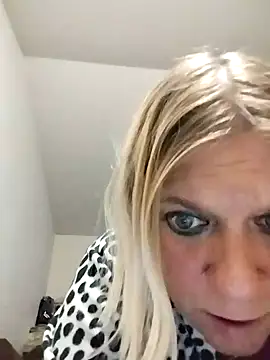 Snapshot of Playmate86 chatting on December 4, 4:48 am Playmate86 online show from December 4, 4:48 am