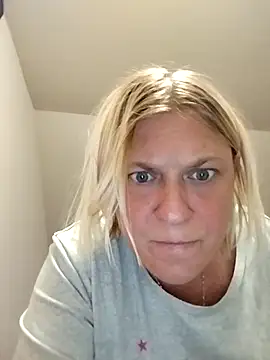 Snapshot of Playmate86 chatting on December 11, 10:58 am Playmate86 online show from December 11, 10:58 am