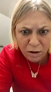 Snapshot of Playmate86 chatting on December 6, 8:32 am Playmate86 online show from December 6, 8:32 am