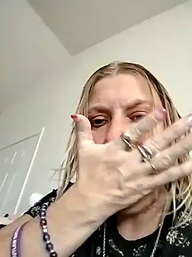 Snapshot of Playmate86 chatting on February 27, 6:09 pm Playmate86 online show from February 27, 6:09 pm