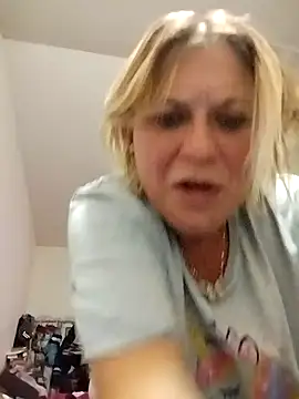 Snapshot of Playmate86 chatting on December 11, 3:13 am Playmate86 online show from December 11, 3:13 am