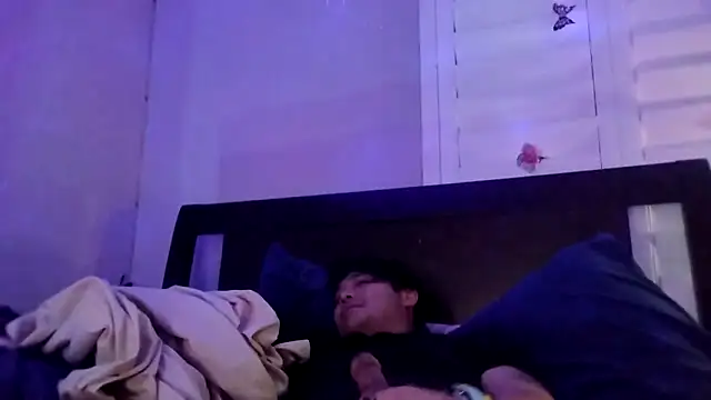 Snapshot of cloudyspun chatting on March 2, 8:32 am cloudyspun online show from March 2, 8:32 am