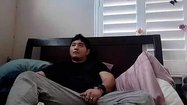 cloudyspun online show from April 2, 10:49 pm