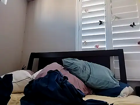 Snapshot of cloudyspun chatting on February 21, 8:33 pm cloudyspun online show from February 21, 8:33 pm