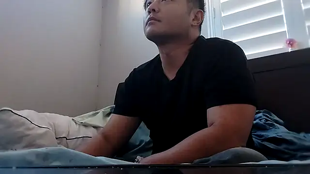 Snapshot of cloudyspun chatting on December 15, 9:09 pm cloudyspun online show from December 15, 9:09 pm