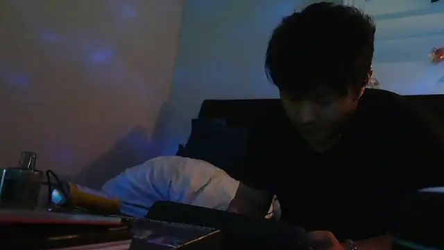 Snapshot of cloudyspun chatting on November 22, 10:36 am cloudyspun online show from November 22, 10:36 am