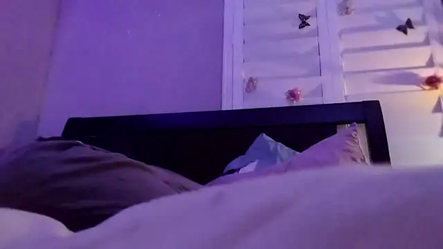 Snapshot of cloudyspun chatting on February 19, 4:20 am cloudyspun online show from February 19, 4:20 am