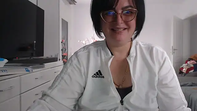 Snapshot of Amandamuller1982 chatting on November 19, 12:27 pm Amandamuller1982 online show from November 19, 12:27 pm