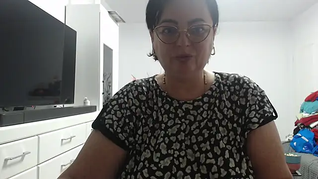 Amandamuller1982 online show from September 27, 9:10 pm