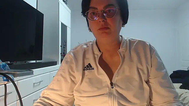 Amandamuller1982 online show from April 5, 10:16 pm