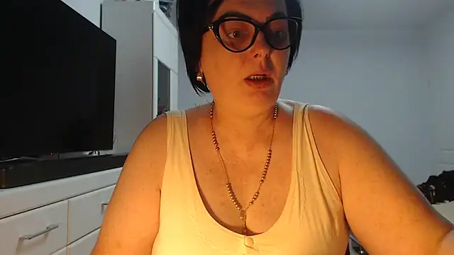 Snapshot of Amandamuller1982 chatting on July 11, 8:53 pm Amandamuller1982 online show from July 11, 8:53 pm