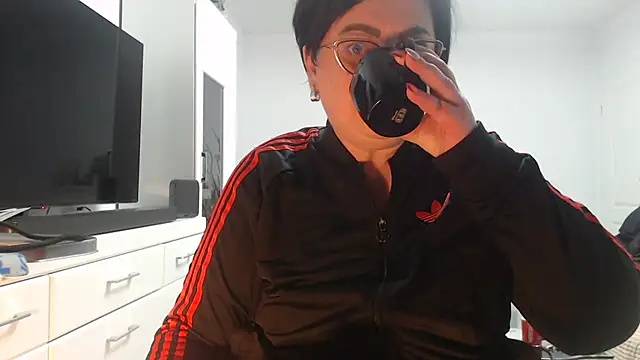 Amandamuller1982 online show from March 22, 11:39 pm