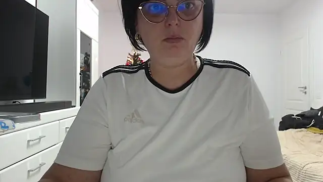 Amandamuller1982 online show from December 17, 8:47 pm