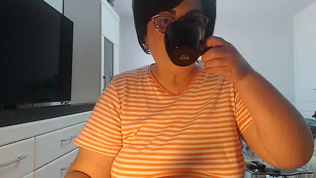 Amandamuller1982 online show from April 25, 11:46 am