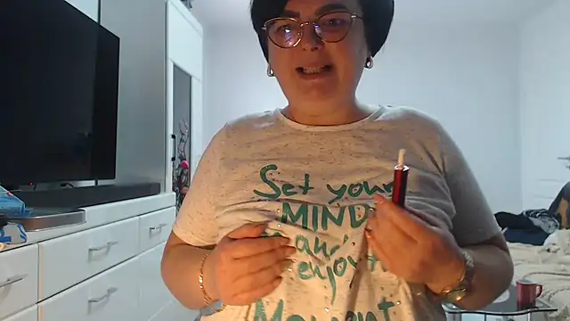 Amandamuller1982 online show from April 10, 11:50 am