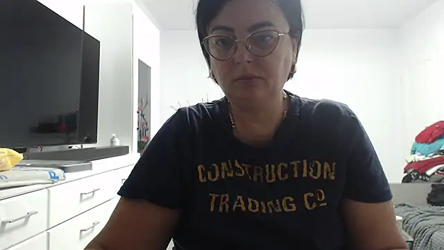 Amandamuller1982 online show from September 17, 9:50 pm