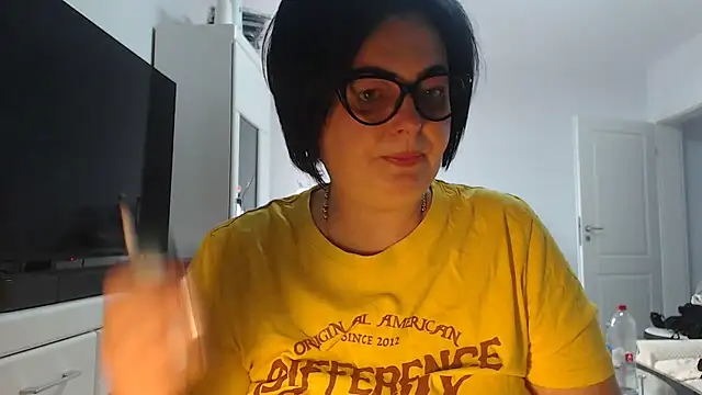 Snapshot of Amandamuller1982 chatting on July 6, 5:47 am Amandamuller1982 online show from July 6, 5:47 am